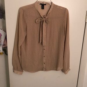 *SOLD* Polka dot button down blouse